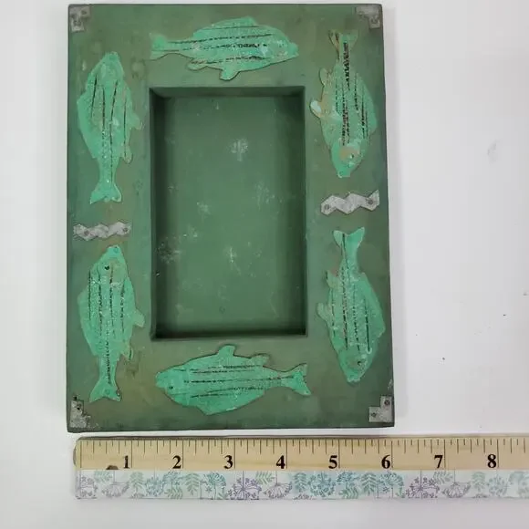 Green Wood Picture Frame With Metal Fish Accents 3" x 4.5" Photo Opening - Picture 6 of 9